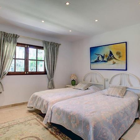 Exclusive Villa Las Palmeras Puerto Banus With Heated Private Swimming Pool, Marbella, Spain エクステリア 写真