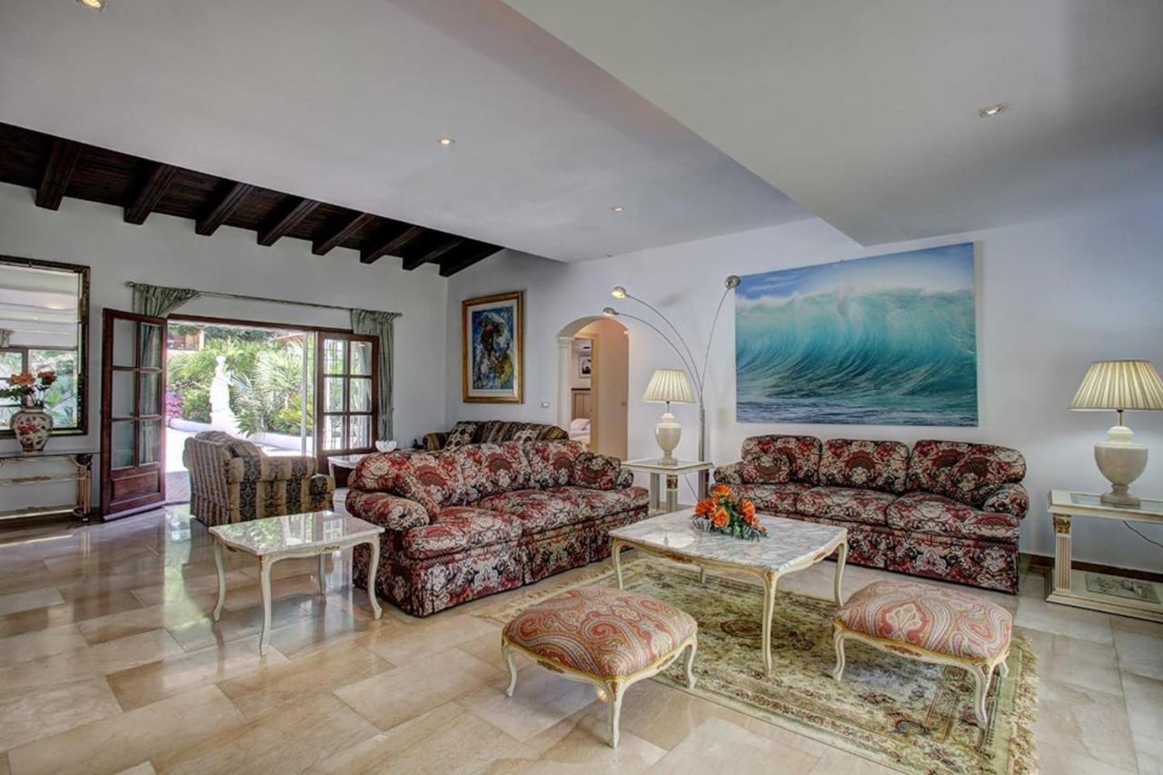 Exclusive Villa Las Palmeras Puerto Banus With Heated Private Swimming Pool, Marbella, Spain エクステリア 写真