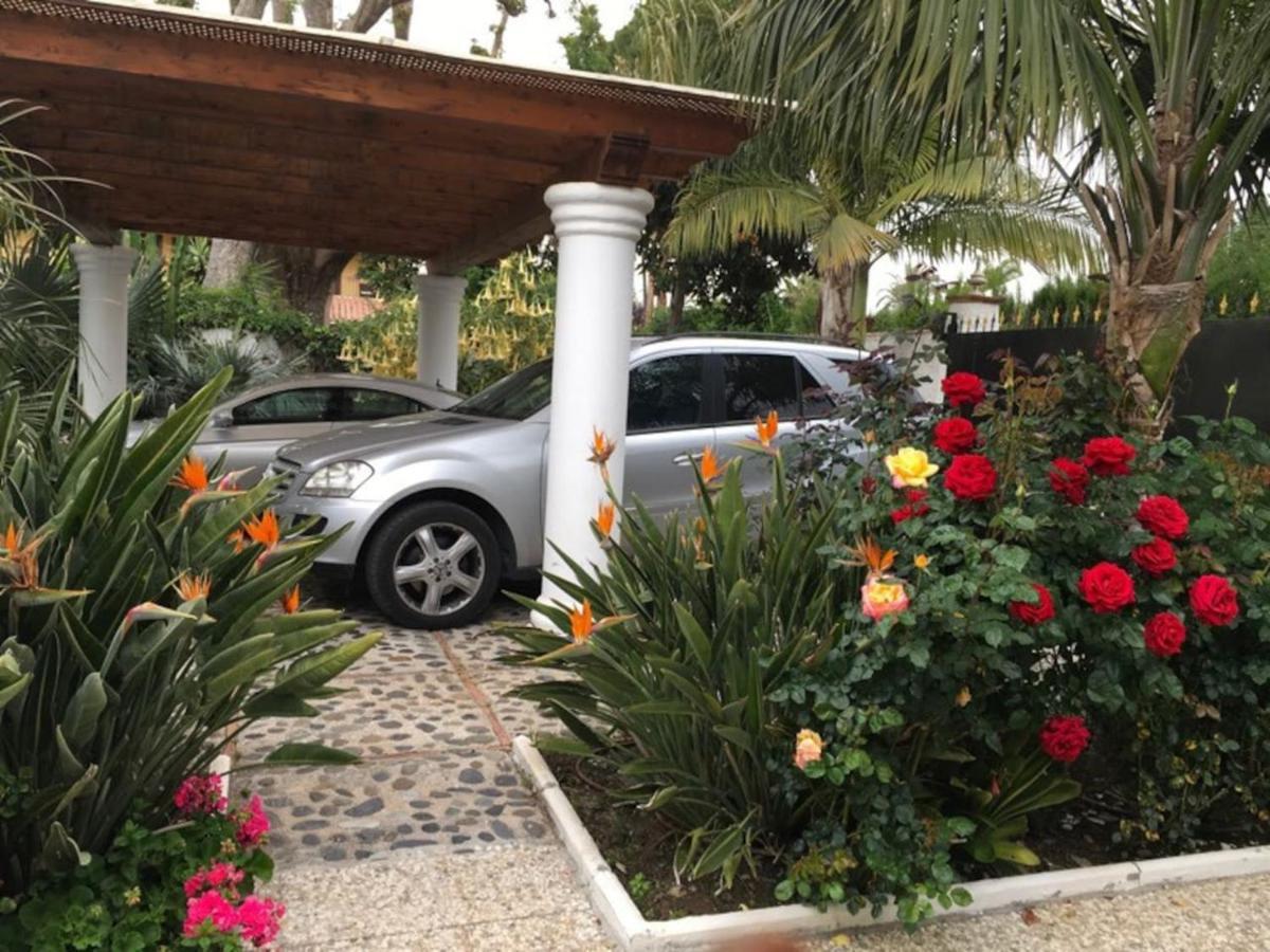 Exclusive Villa Las Palmeras Puerto Banus With Heated Private Swimming Pool, Marbella, Spain エクステリア 写真