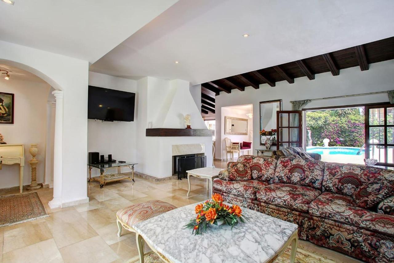 Exclusive Villa Las Palmeras Puerto Banus With Heated Private Swimming Pool, Marbella, Spain エクステリア 写真
