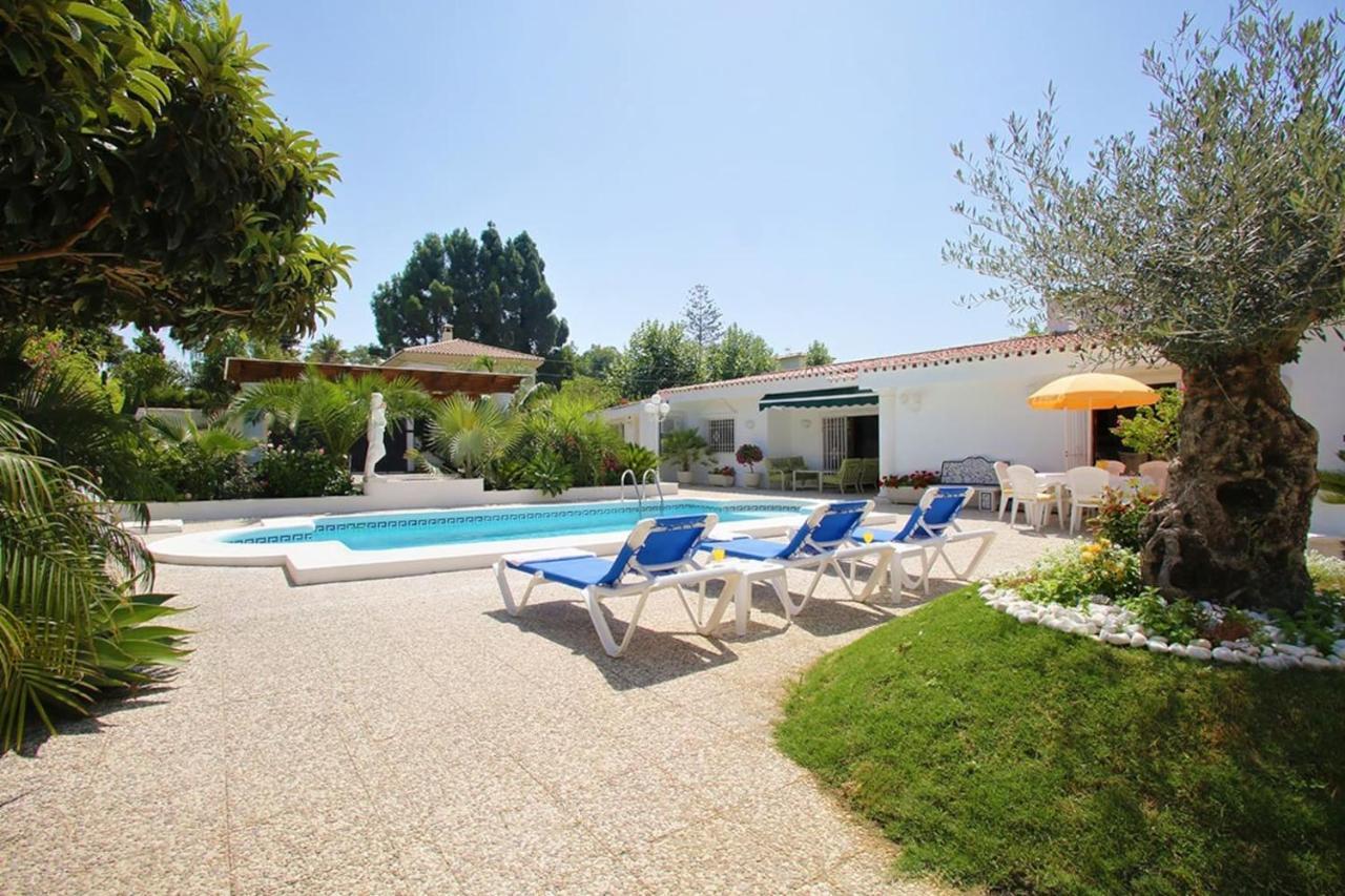 Exclusive Villa Las Palmeras Puerto Banus With Heated Private Swimming Pool, Marbella, Spain エクステリア 写真