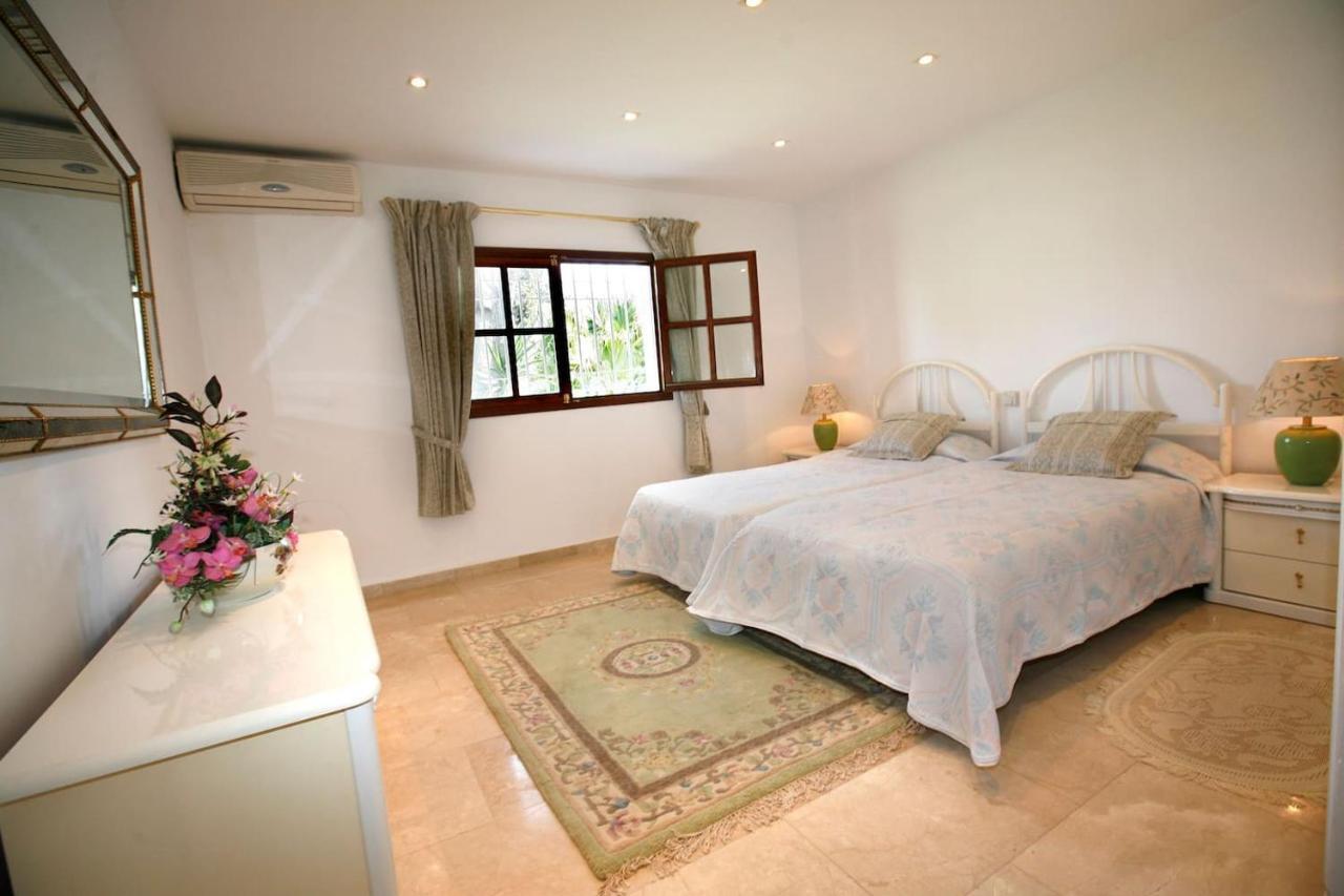 Exclusive Villa Las Palmeras Puerto Banus With Heated Private Swimming Pool, Marbella, Spain エクステリア 写真