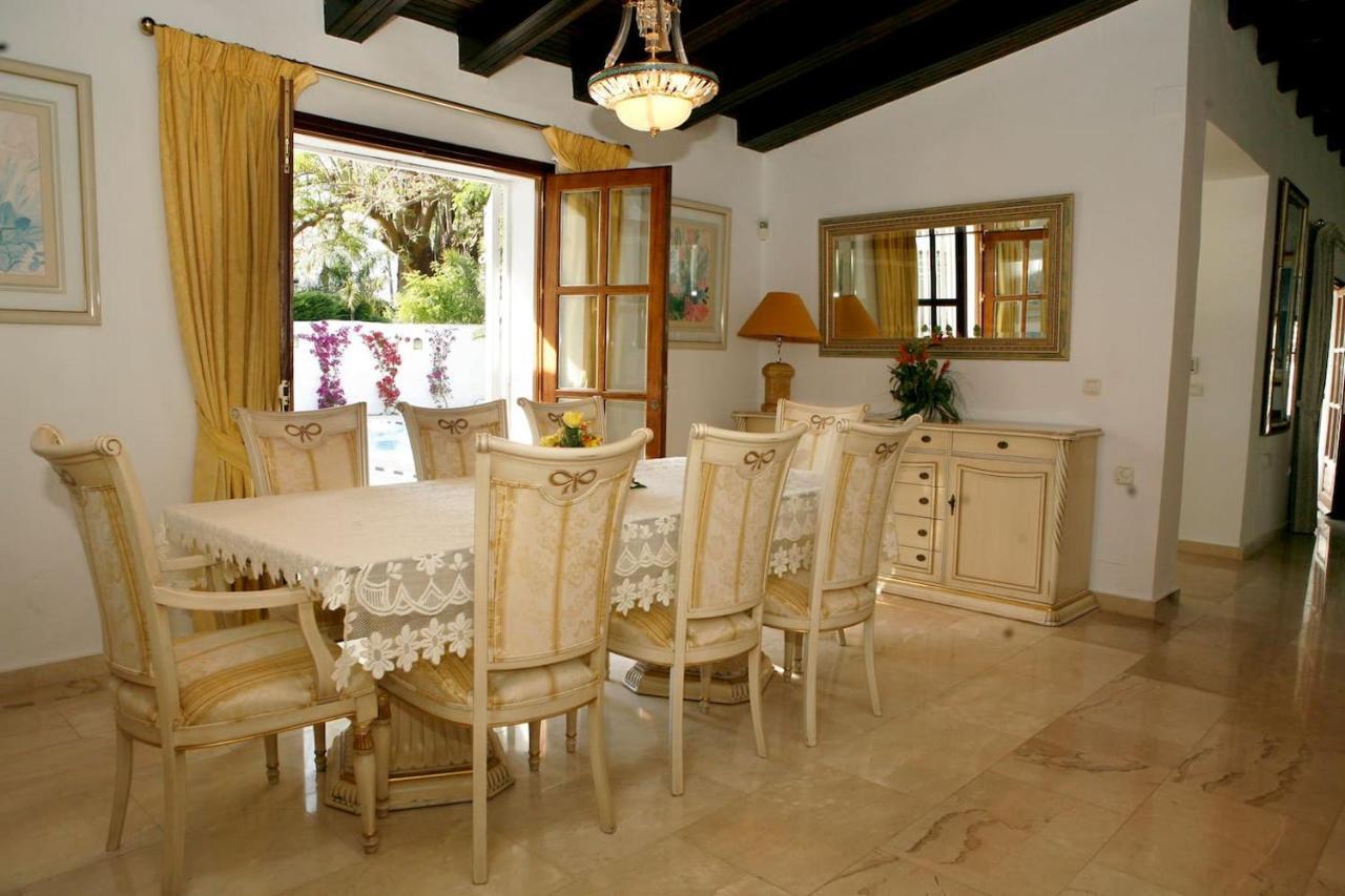 Exclusive Villa Las Palmeras Puerto Banus With Heated Private Swimming Pool, Marbella, Spain エクステリア 写真