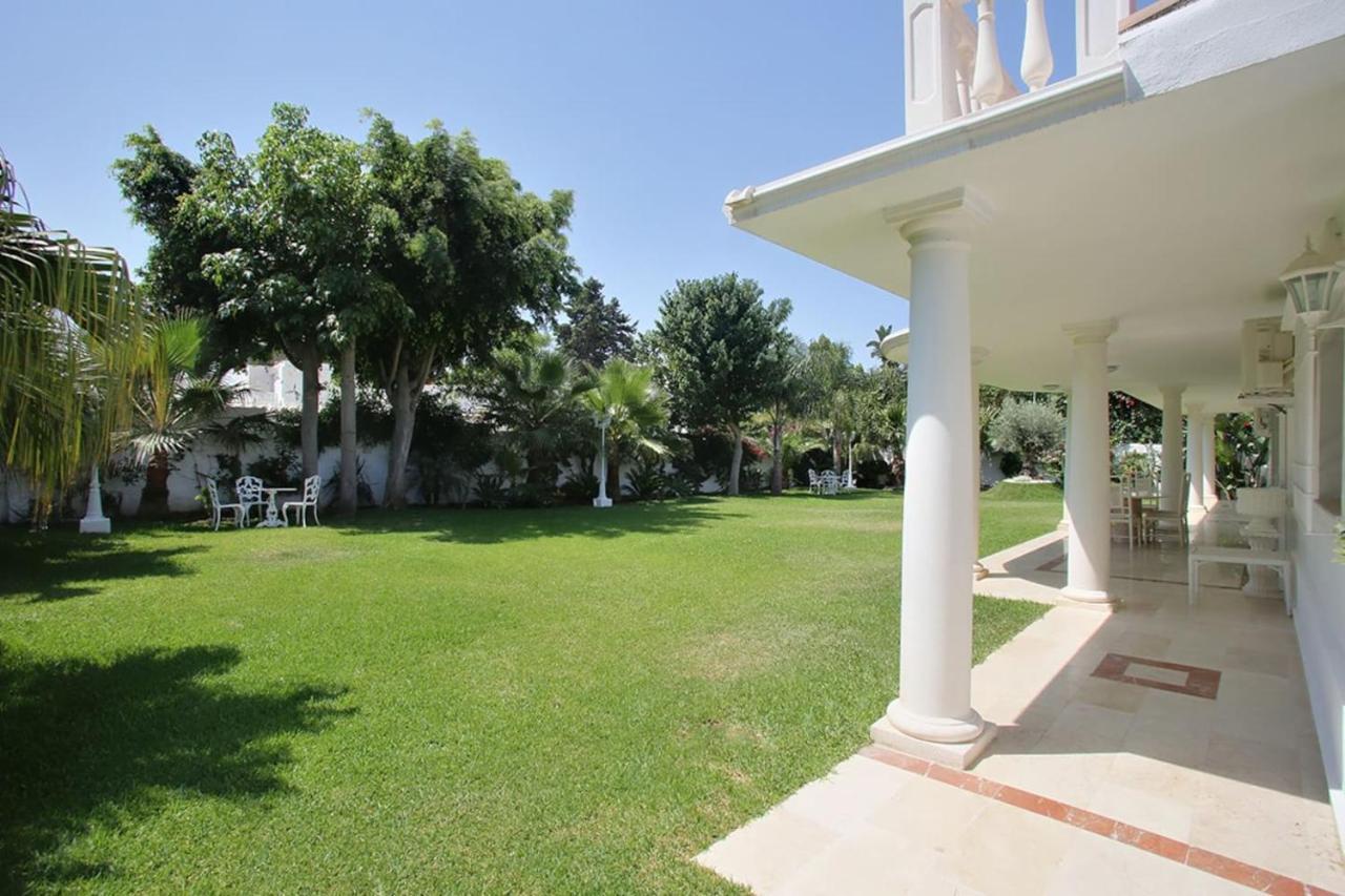 Exclusive Villa Las Palmeras Puerto Banus With Heated Private Swimming Pool, Marbella, Spain エクステリア 写真