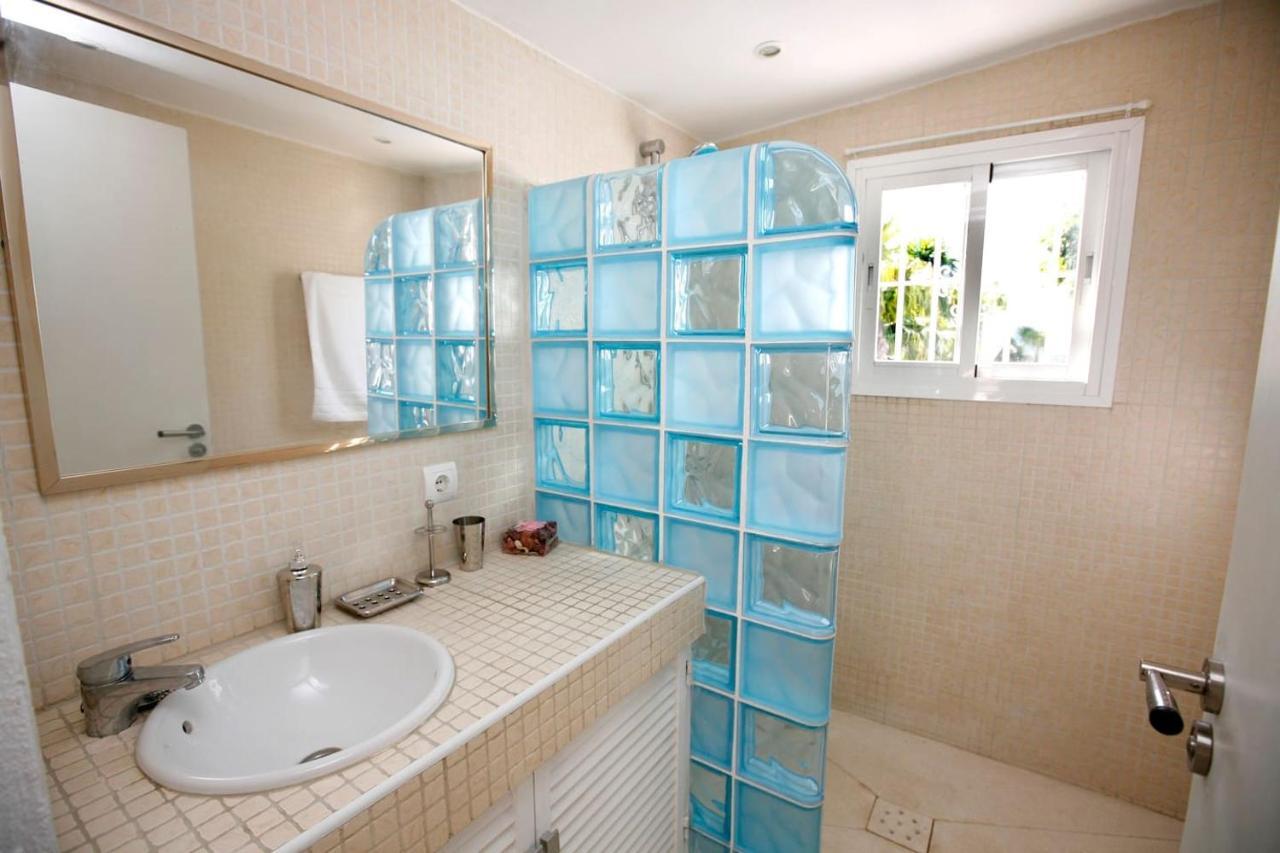 Exclusive Villa Las Palmeras Puerto Banus With Heated Private Swimming Pool, Marbella, Spain エクステリア 写真